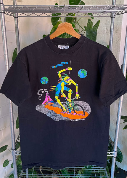 Vintage 90s Worldware Art T-shirt