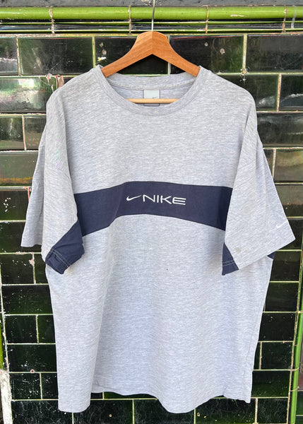 Vintage Y2K Nike T-shirt