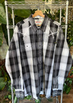 Vintage Wrangler Barb Wire Plaid Cowboy Button U Shirt