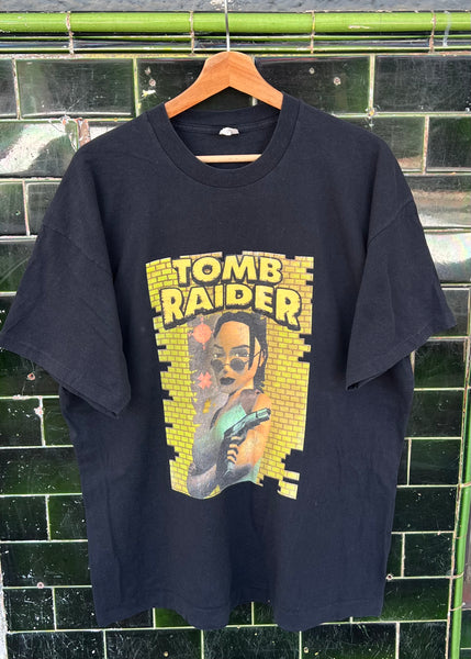 Vintage 90s Lara Croft Tomb Raider PlayStation Gaming T-shirt