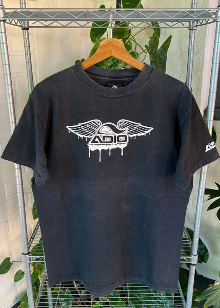 Vintage 90s ADIO Skateboarding Shoes T-shirt