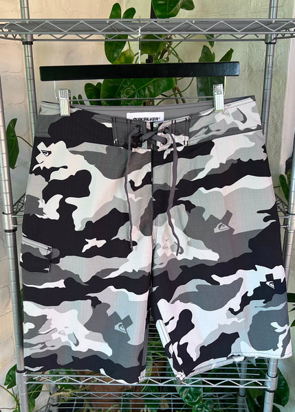 Vintage Y2K Quiksilver Camo Boardshorts