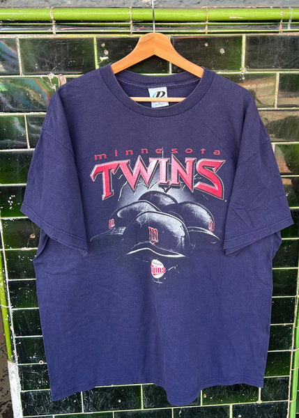 Vintage 2001 Minnesota Twins T-shirt
